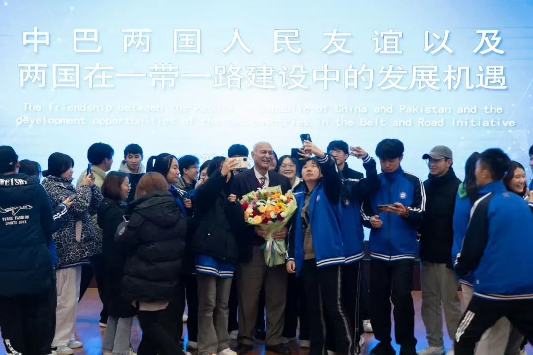 b777199f37c280a18f5b610c1197605c.jpg b777199f37c280a18f5b610c1197605c.jpg