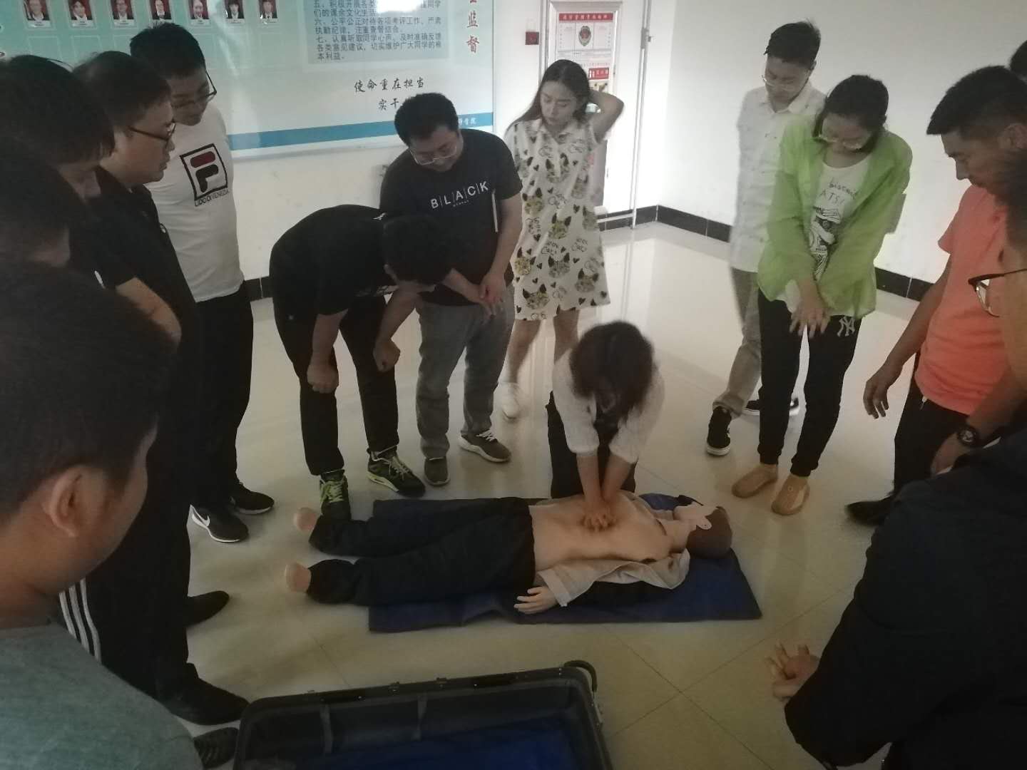 152809840687500864.jpg 152809840687500864.jpg