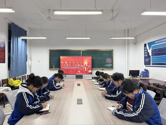 81263725b3deb82f62becf0b7d6d25f3.jpg 81263725b3deb82f62becf0b7d6d25f3.jpg