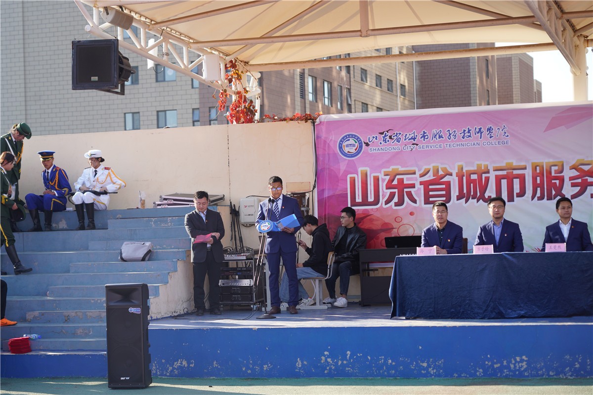 160519529232292749.jpg 教师代表发言.JPG